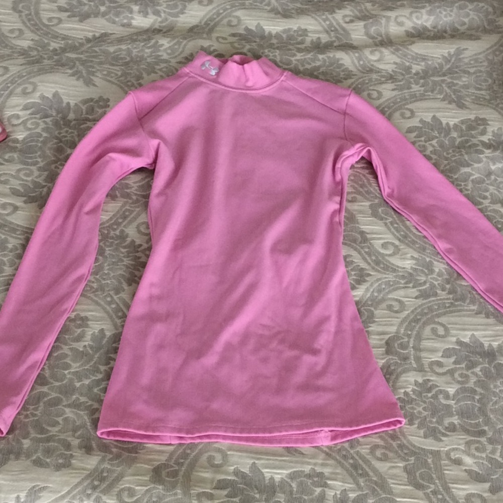 Under Armour running top